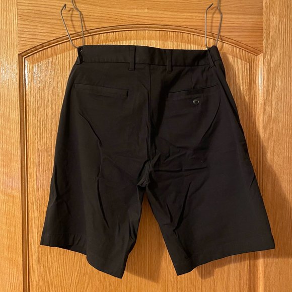 Everlane, The 9" Slim Fit Performance Chino Short, Size 31 - Picture 8 of 9